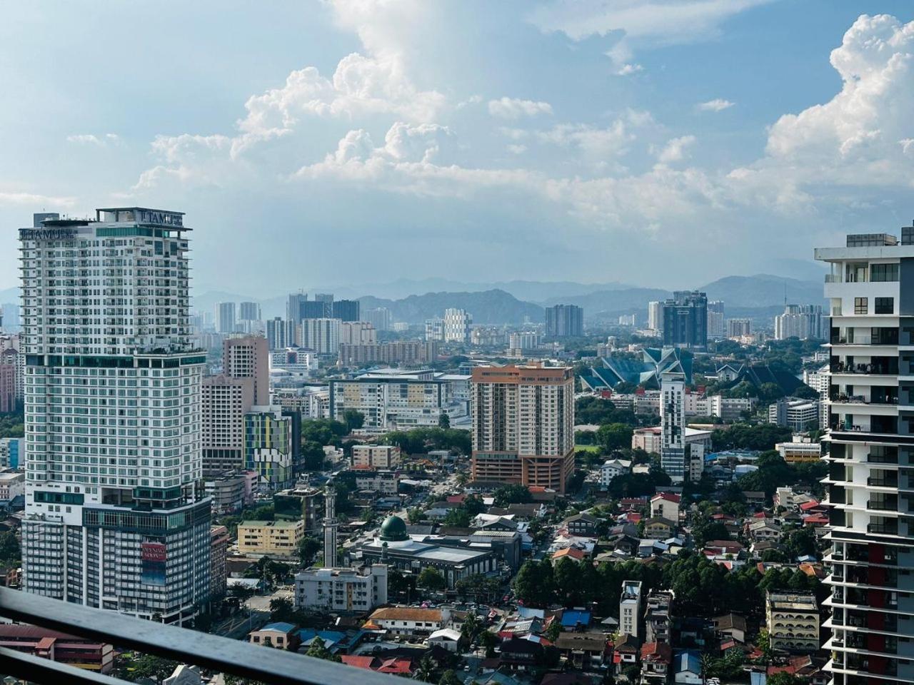 Mercu Summer Suites Klcc By Ab Куала Лумпур Екстериор снимка