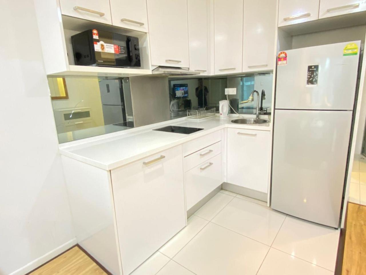 Mercu Summer Suites Klcc By Ab Куала Лумпур Екстериор снимка