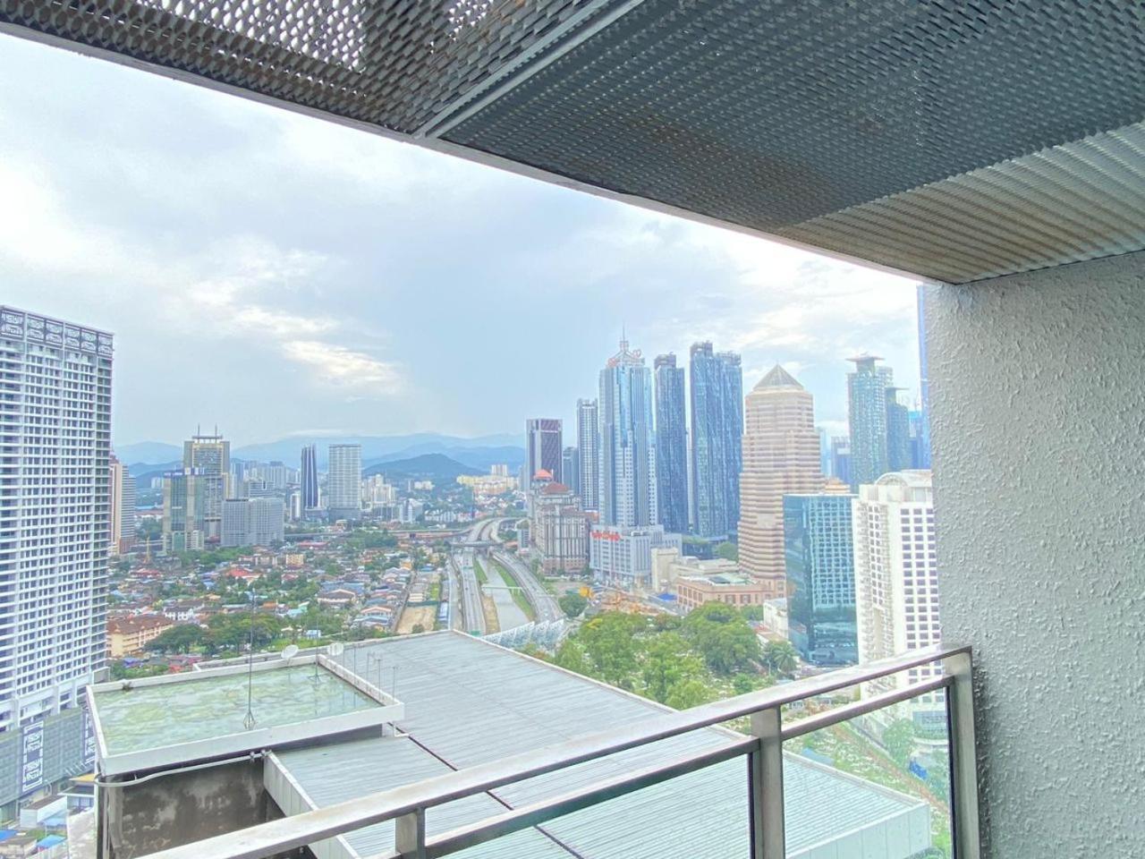 Mercu Summer Suites Klcc By Ab Куала Лумпур Екстериор снимка